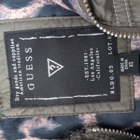 Guess Jacket Army Green Leopard Print Inner Lining Women's X Small - Picture 3 of 14